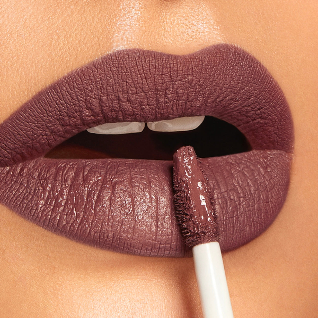 INSTANT COLOUR MATTE LIQUID LIP COLOUR